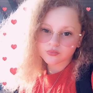 Meet your Posher, Chloe